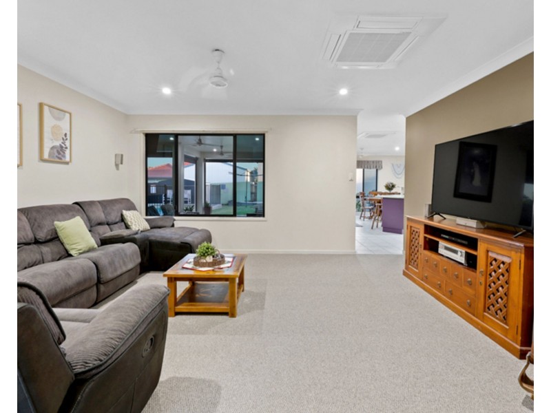 15 Madison Avenue, Glenella QLD 4740