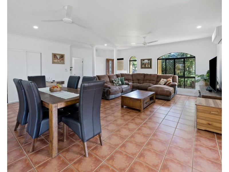 9 Hillcrest Street, Eimeo QLD 4740