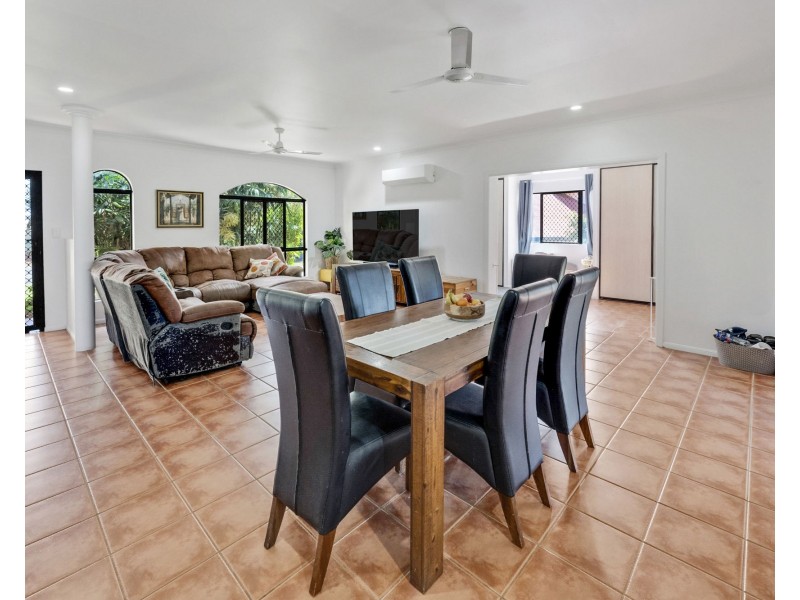 9 Hillcrest Street, Eimeo QLD 4740