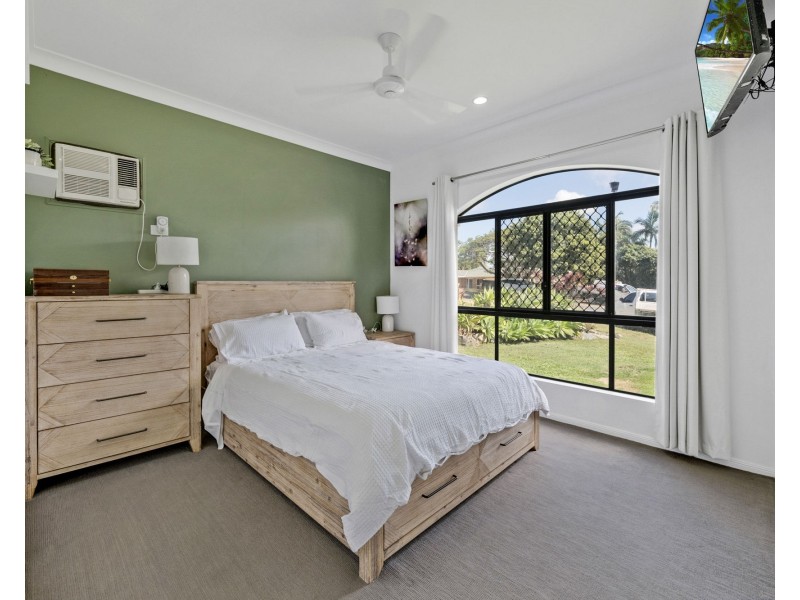 9 Hillcrest Street, Eimeo QLD 4740