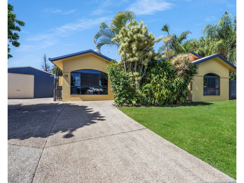 9 Hillcrest Street, Eimeo QLD 4740