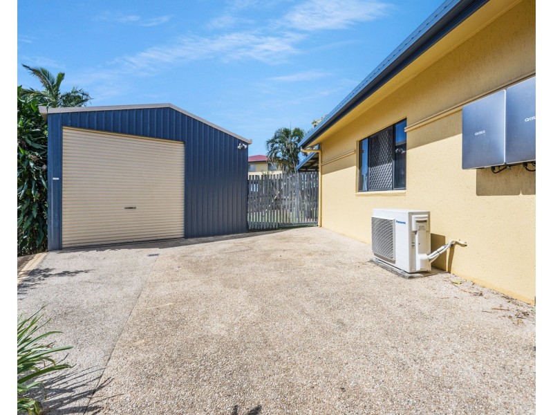 9 Hillcrest Street, Eimeo QLD 4740