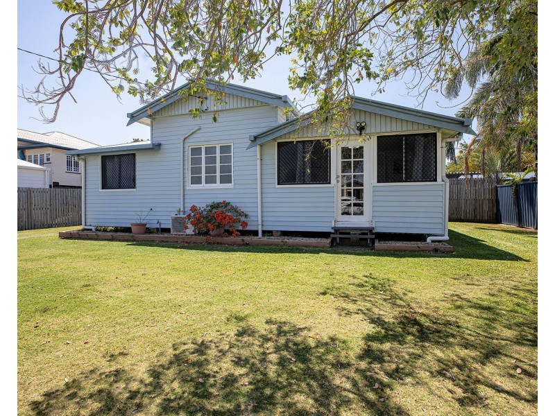 24 Pratt Street, South Mackay QLD 4740