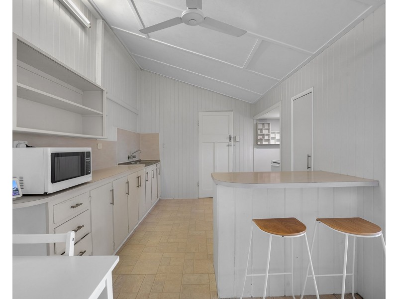 24 Pratt Street, South Mackay QLD 4740