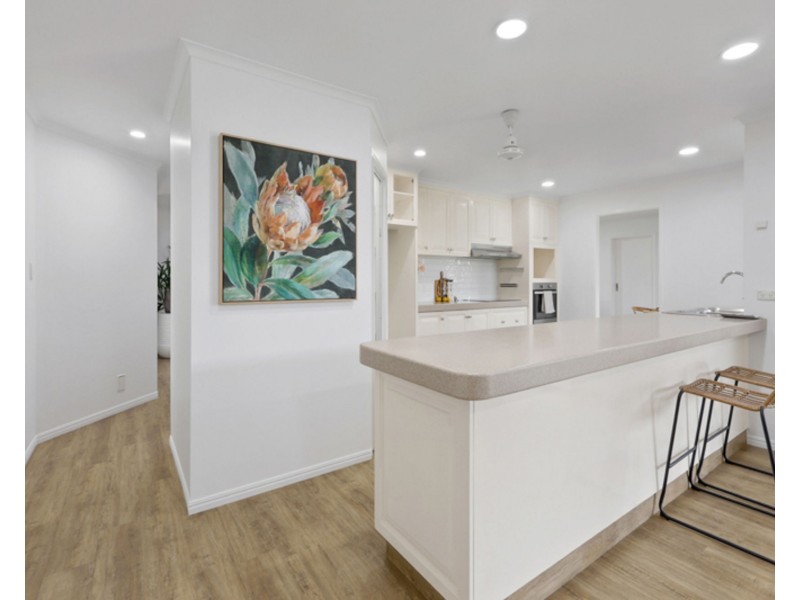 6 Anglers Parade, Blacks Beach QLD 4740