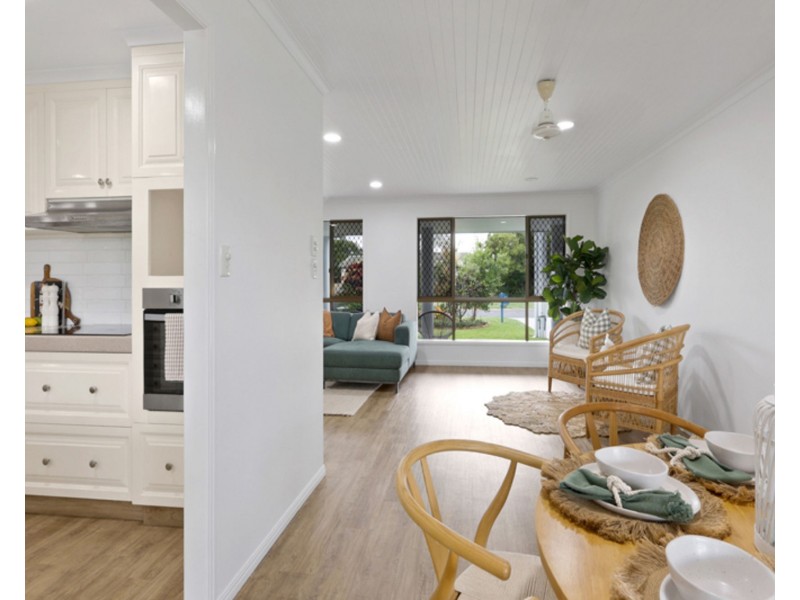 6 Anglers Parade, Blacks Beach QLD 4740