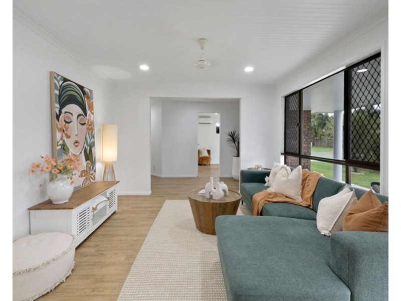 6 Anglers Parade, Blacks Beach QLD 4740