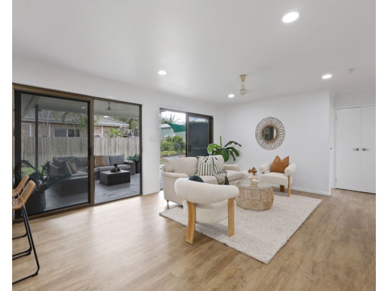 6 Anglers Parade, Blacks Beach QLD 4740