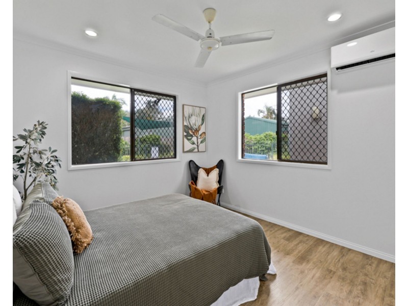 6 Anglers Parade, Blacks Beach QLD 4740