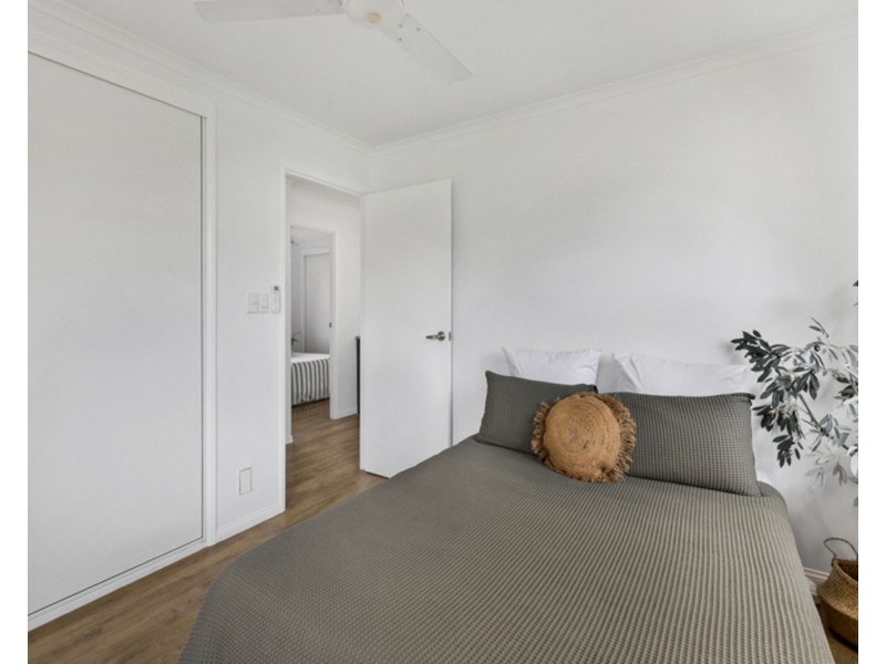 6 Anglers Parade, Blacks Beach QLD 4740