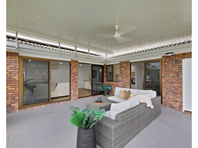 6 Anglers Parade, Blacks Beach QLD 4740