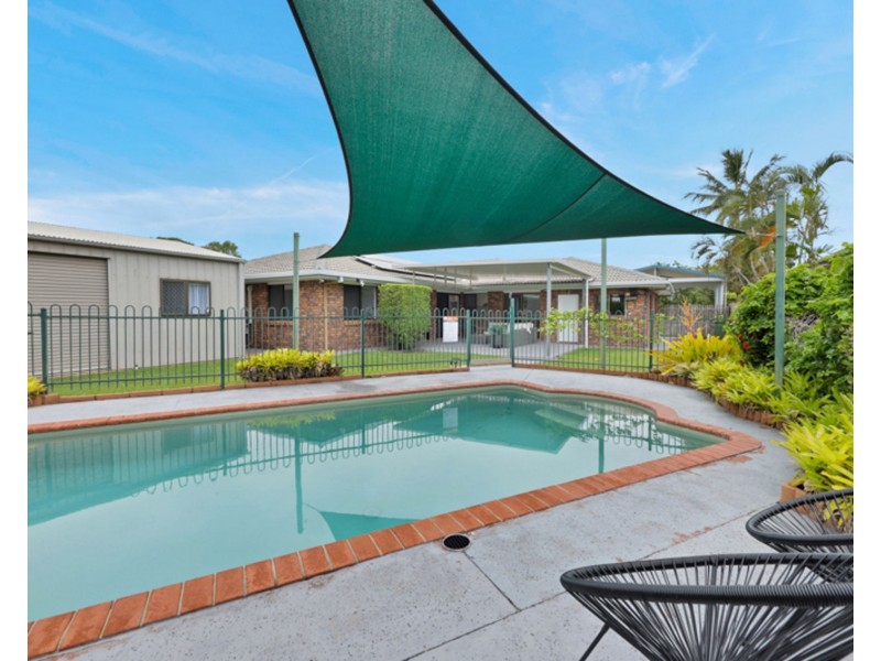 6 Anglers Parade, Blacks Beach QLD 4740