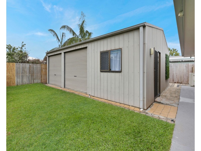 6 Anglers Parade, Blacks Beach QLD 4740