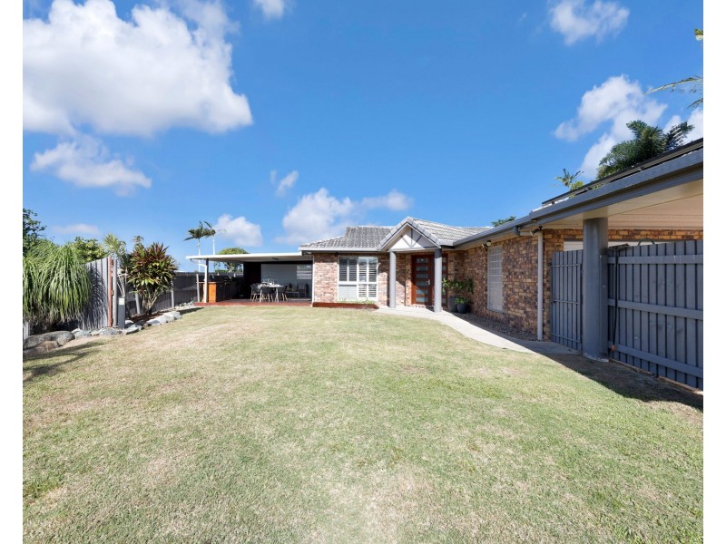 7 Hughes Street, Glenella QLD 4740