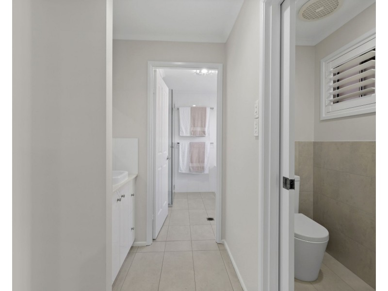 7 Hughes Street, Glenella QLD 4740