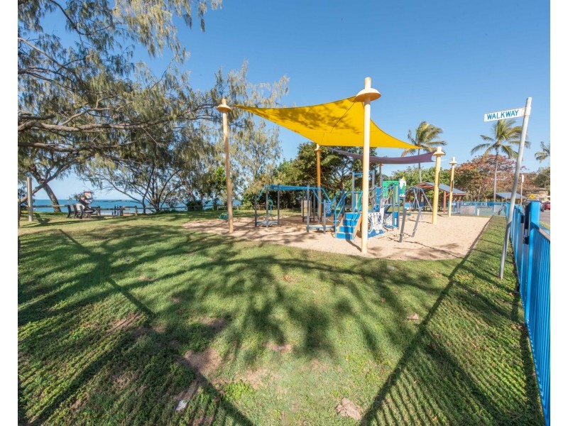 Lot 7 / 2-4 Crichton Street, Sarina Beach QLD 4737