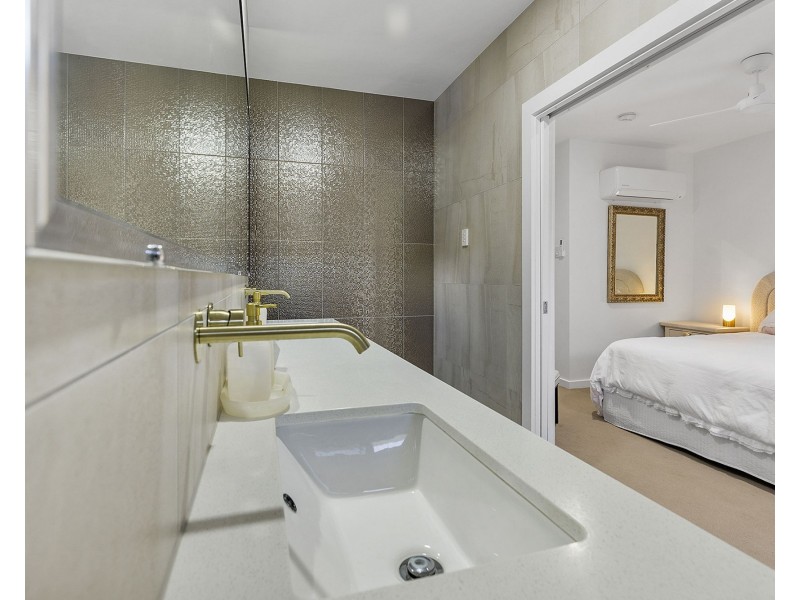 59 Hicks Road, Glenella QLD 4740