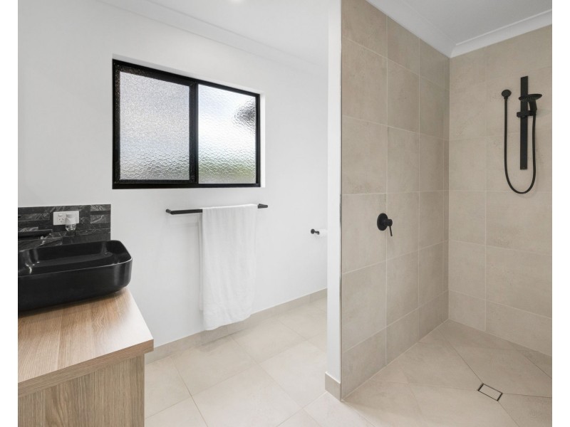 5 Jennifer Court, Bucasia QLD 4750