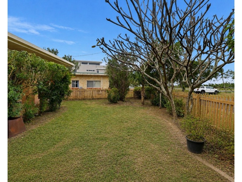 44 Binnington Esplanade, East Mackay QLD 4740