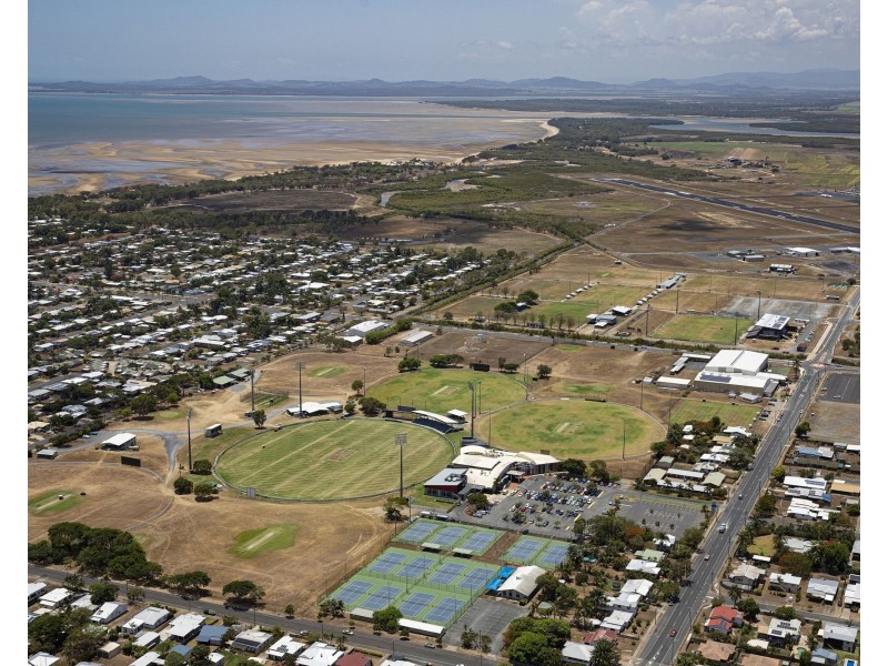 44 Binnington Esplanade, East Mackay QLD 4740