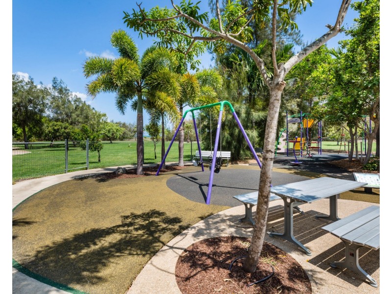 1-4/42 Binnington Esplanade, East Mackay QLD 4740