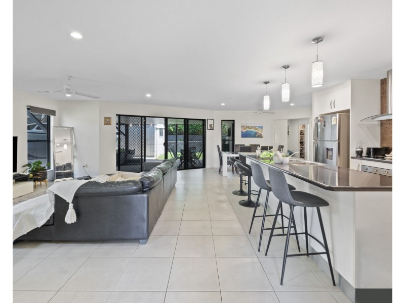 21 Turnbuckle Street, Bucasia QLD 4750