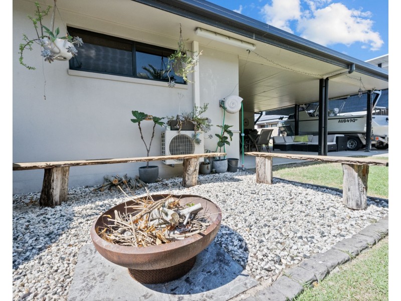 21 Turnbuckle Street, Bucasia QLD 4750