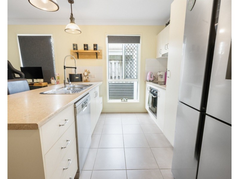 39 Scarborough Circuit, Blacks Beach QLD 4740