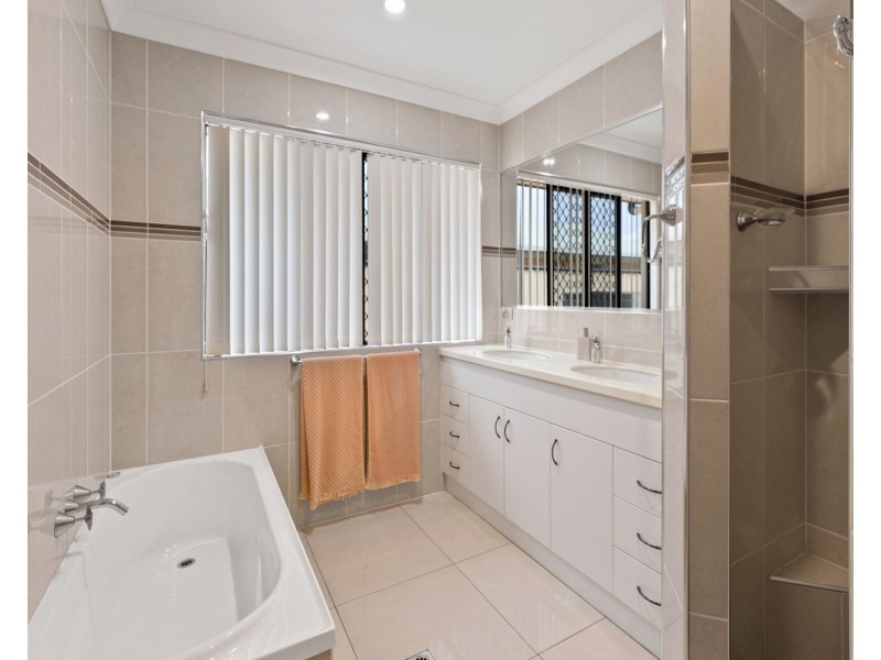 22 Windmill Crossing, Mount Pleasant QLD 4740