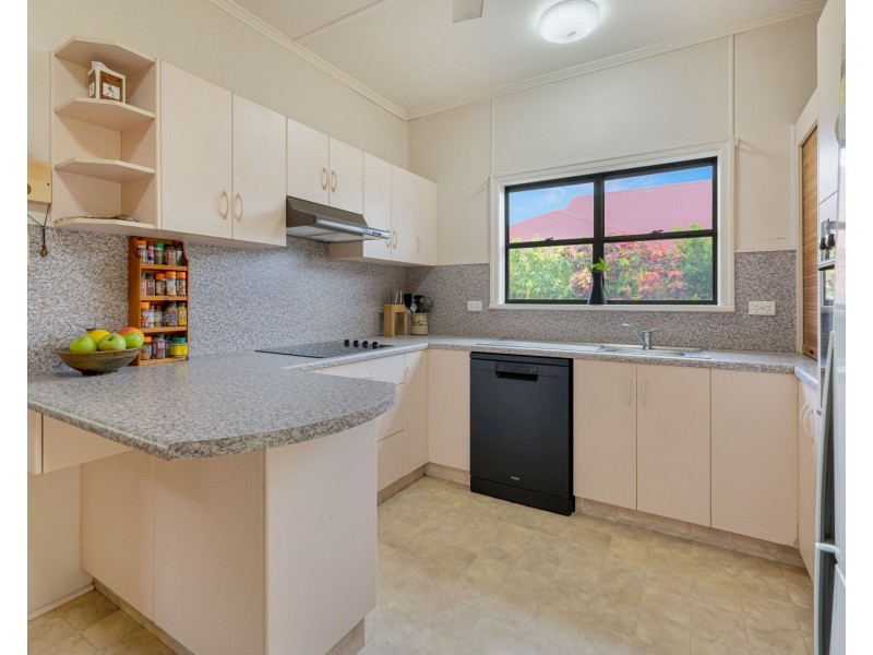 28 Mackenzie Street, West Mackay QLD 4740