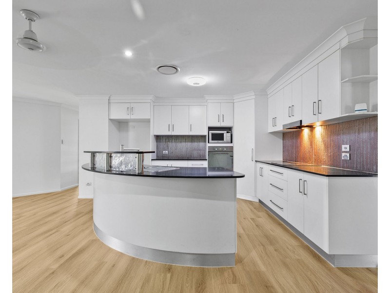 27 Vidar Crescent, Ooralea QLD 4740