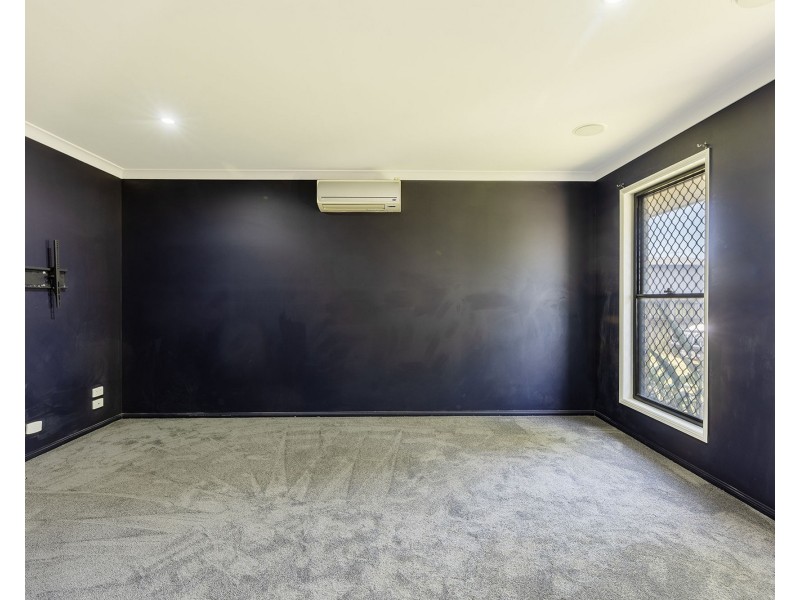 27 Vidar Crescent, Ooralea QLD 4740