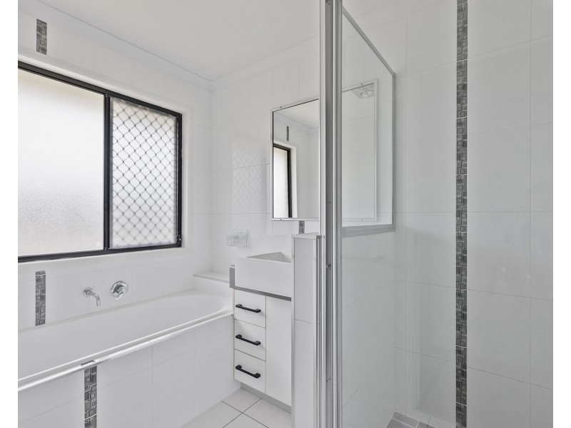 27 Vidar Crescent, Ooralea QLD 4740