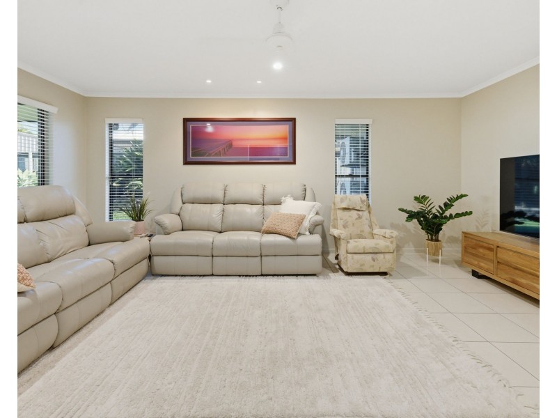 85 Gingham Street, Glenella QLD 4740