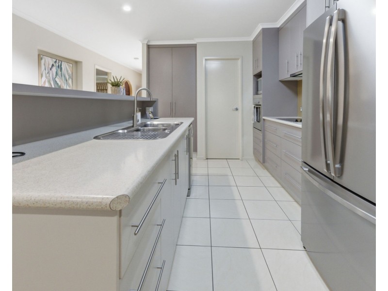 85 Gingham Street, Glenella QLD 4740