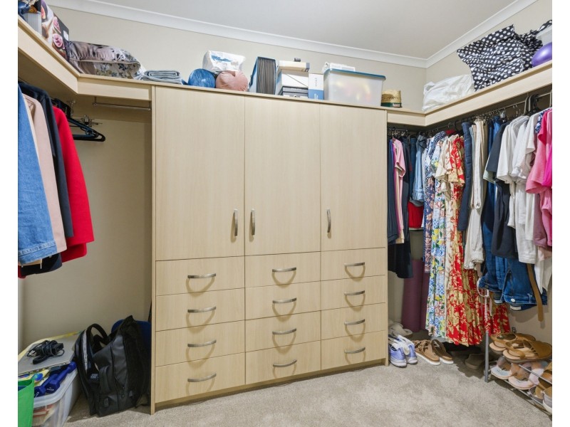 85 Gingham Street, Glenella QLD 4740