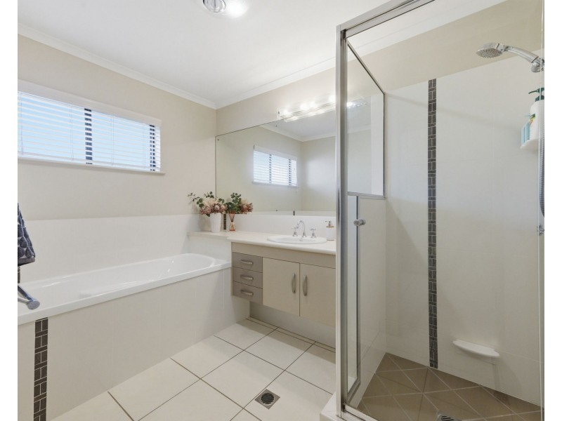 85 Gingham Street, Glenella QLD 4740