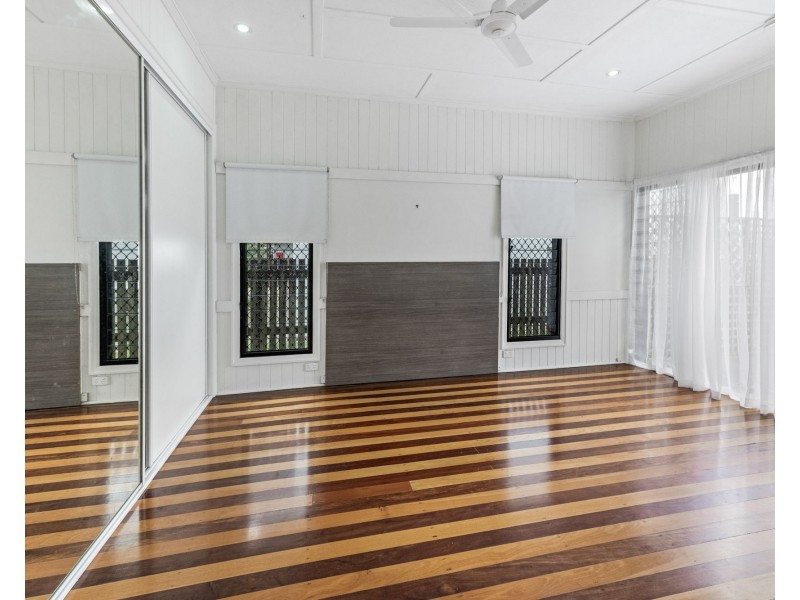 4 Bassett Street, North Mackay QLD 4740
