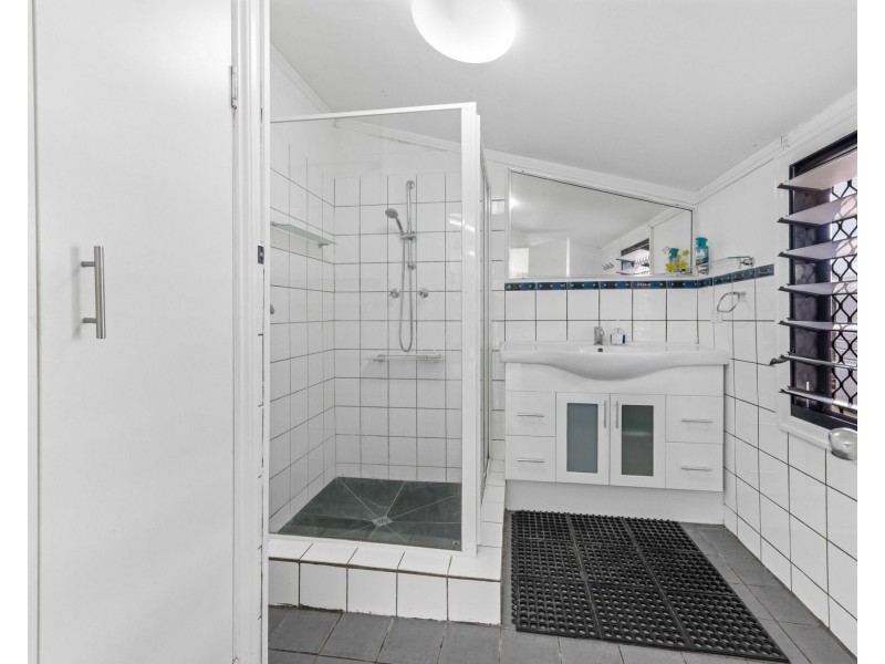 4 Bassett Street, North Mackay QLD 4740