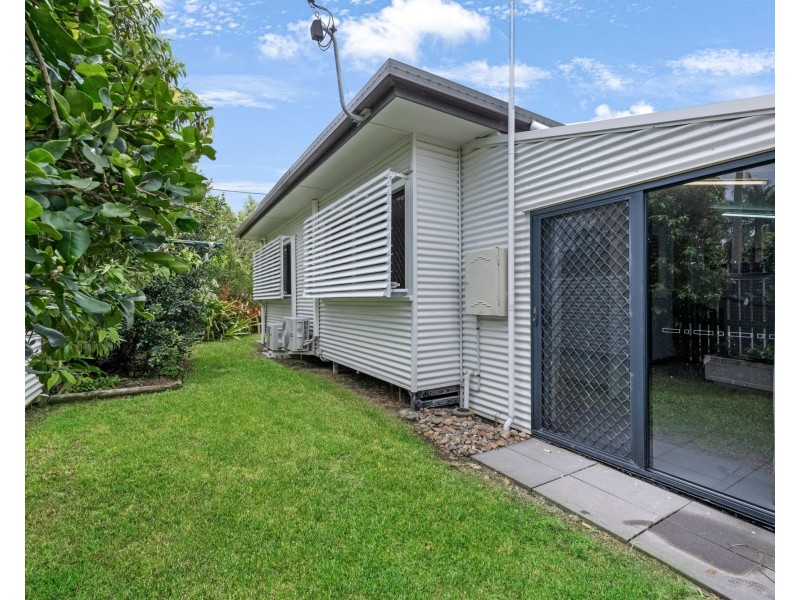 4 Bassett Street, North Mackay QLD 4740