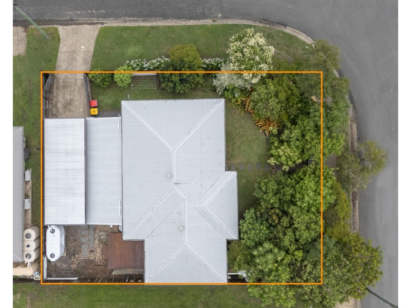 4 Bassett Street, North Mackay QLD 4740