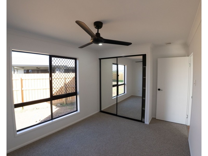 57 Regal Circuit, Beaconsfield QLD 4740