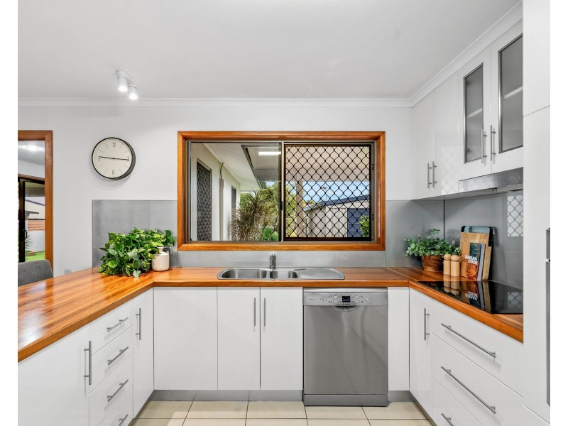 13 Dixon Court, Beaconsfield QLD 4740