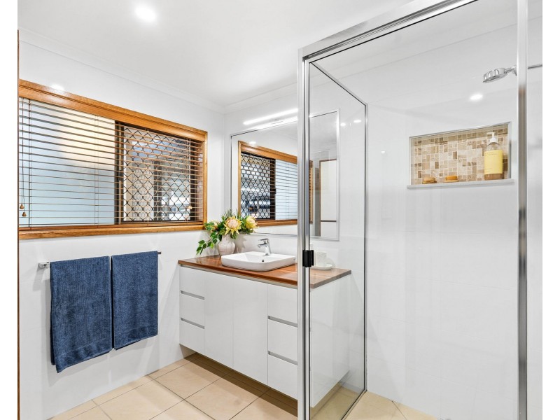 13 Dixon Court, Beaconsfield QLD 4740