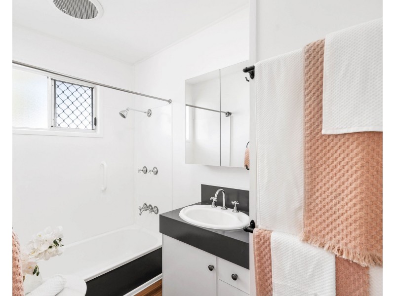 23 Eaglemount Road, Andergrove QLD 4740