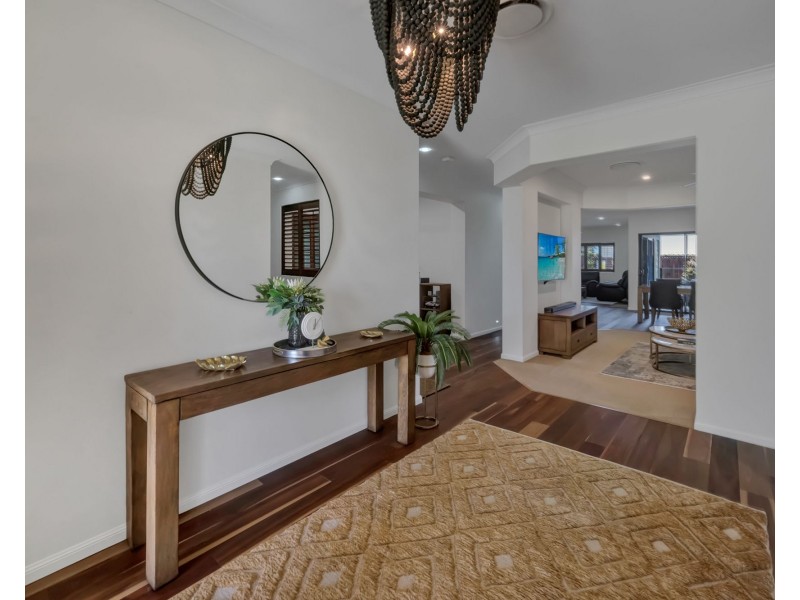 11 Chantilly Court, Glenella QLD 4740