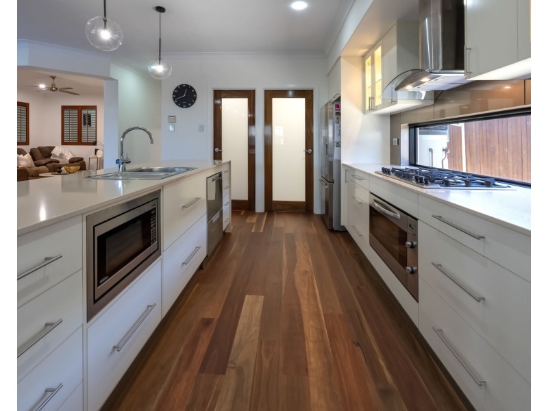 11 Chantilly Court, Glenella QLD 4740