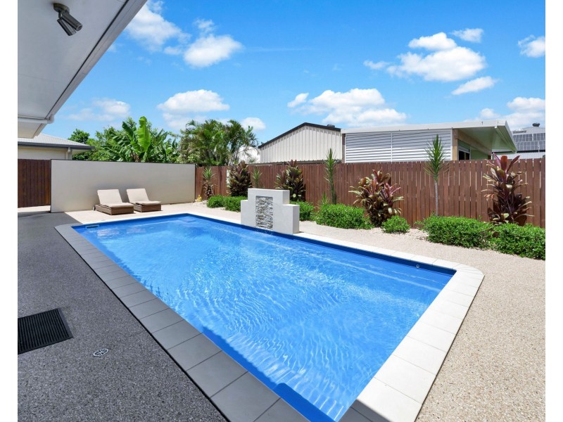 11 Chantilly Court, Glenella QLD 4740