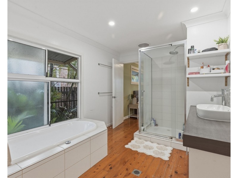 30 Elizabeth Drive, Bucasia QLD 4750