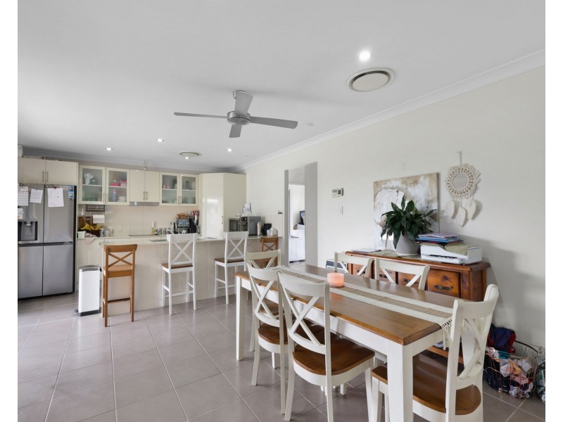 16 Dorothy Place, Mirani QLD 4754